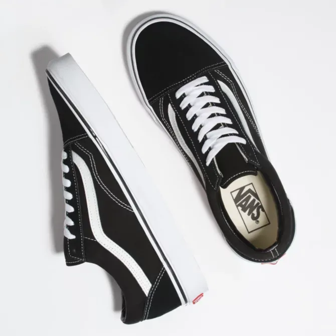 Vans Old Skool Sneakers in Black/White | VN000D3HY28